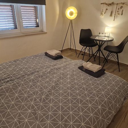 Apartmani Carla เมดูลิน ภายนอก รูปภาพ