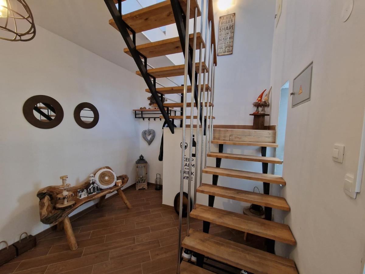 Apartmani Carla เมดูลิน ภายนอก รูปภาพ