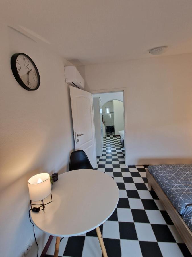 Apartmani Carla เมดูลิน ภายนอก รูปภาพ