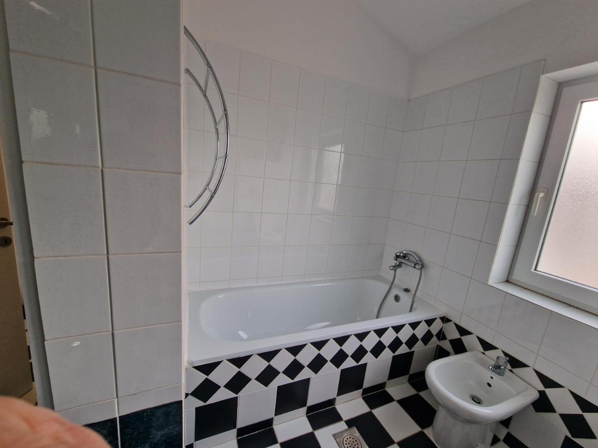 Apartmani Carla เมดูลิน ภายนอก รูปภาพ