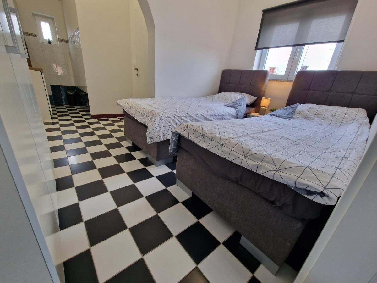 Apartmani Carla เมดูลิน ภายนอก รูปภาพ