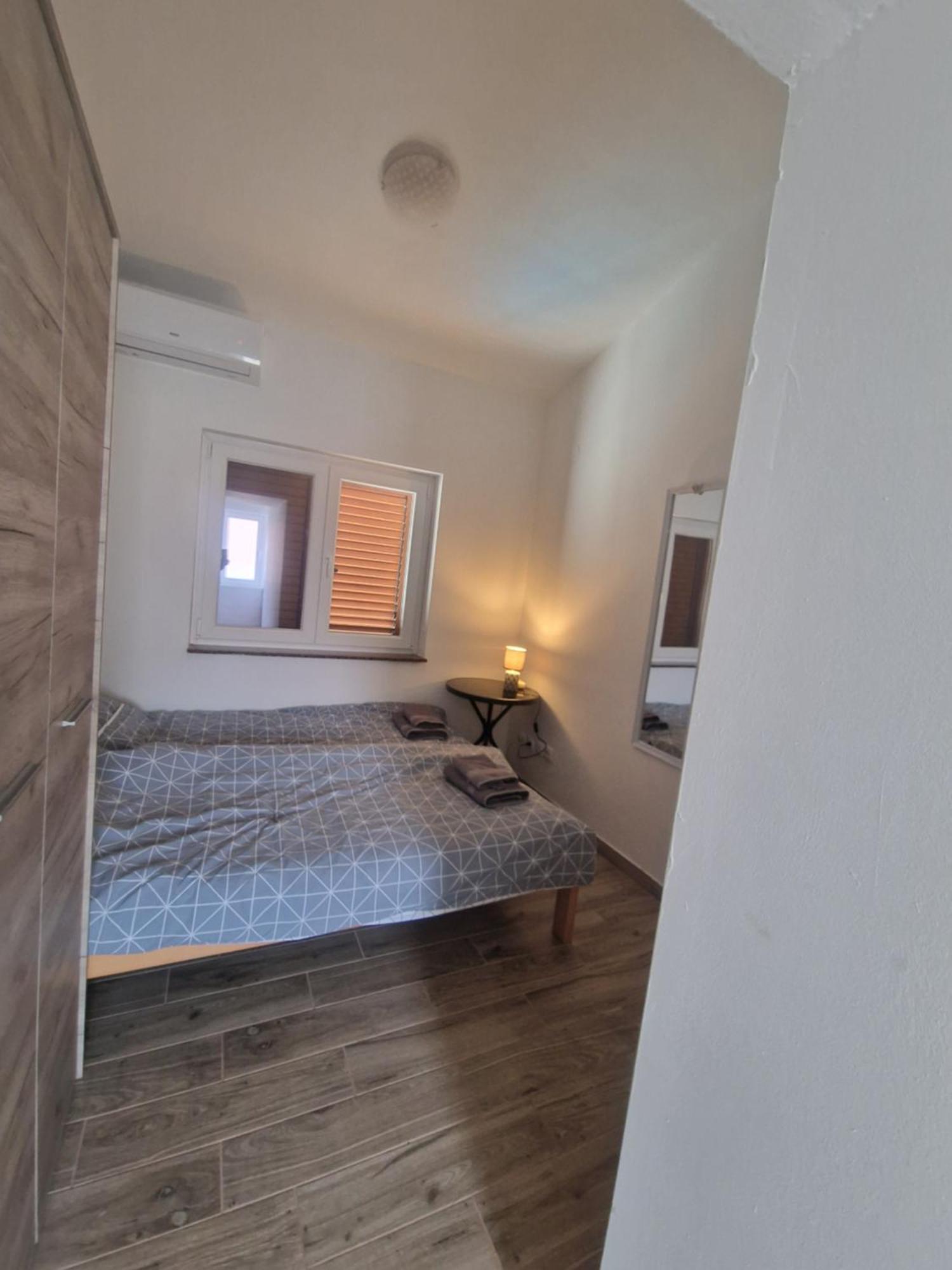 Apartmani Carla เมดูลิน ภายนอก รูปภาพ