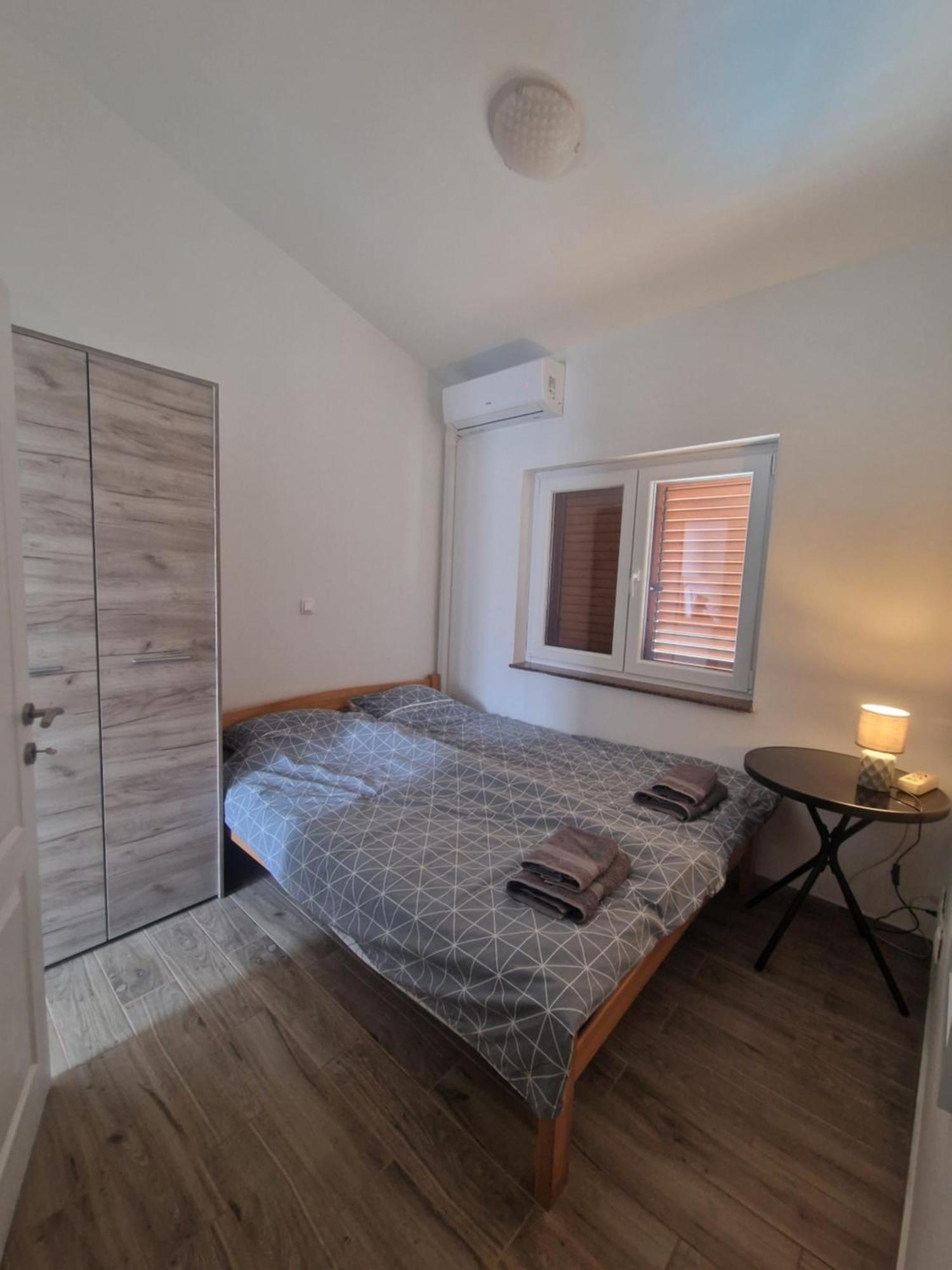 Apartmani Carla เมดูลิน ภายนอก รูปภาพ