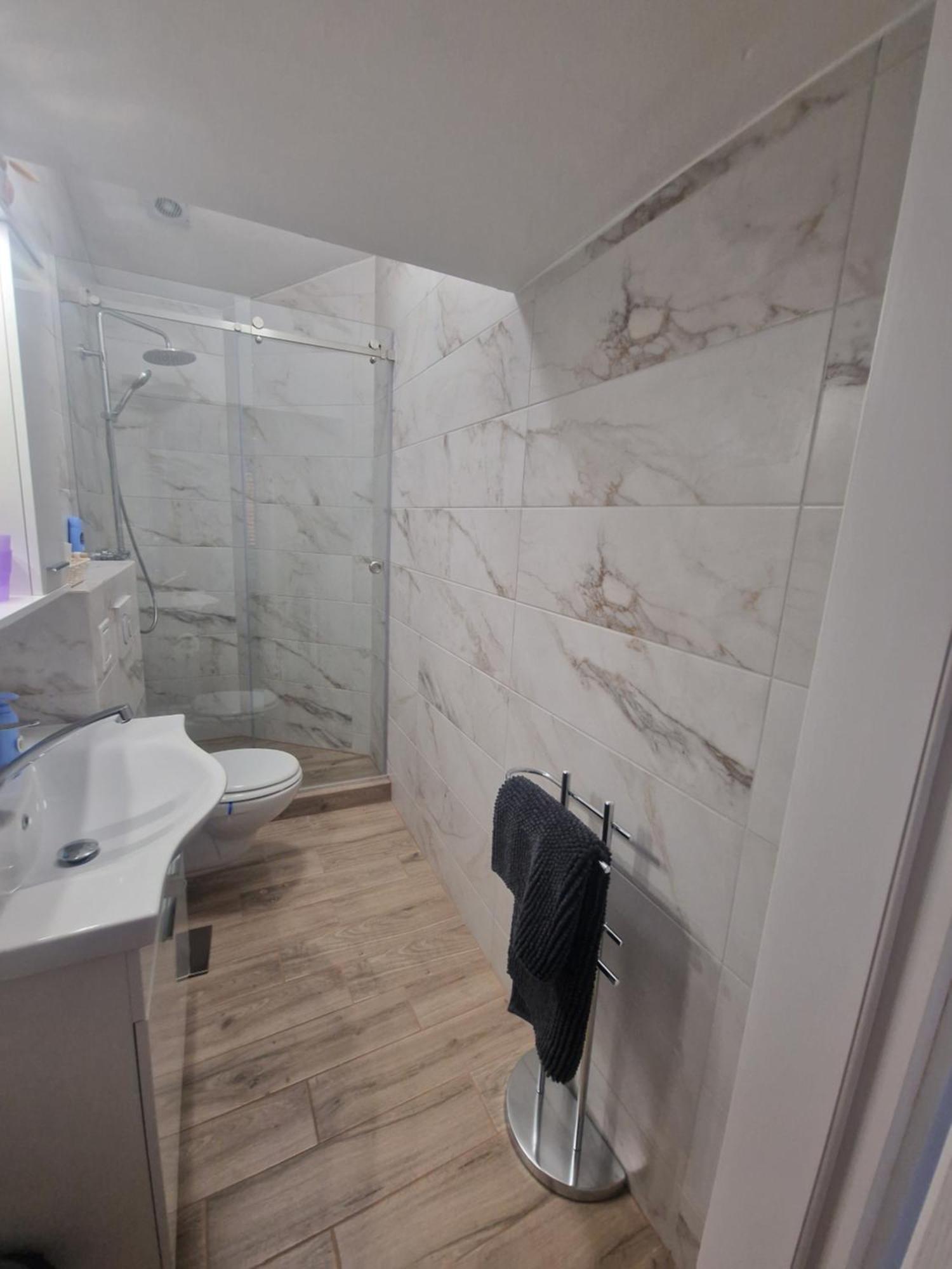 Apartmani Carla เมดูลิน ภายนอก รูปภาพ