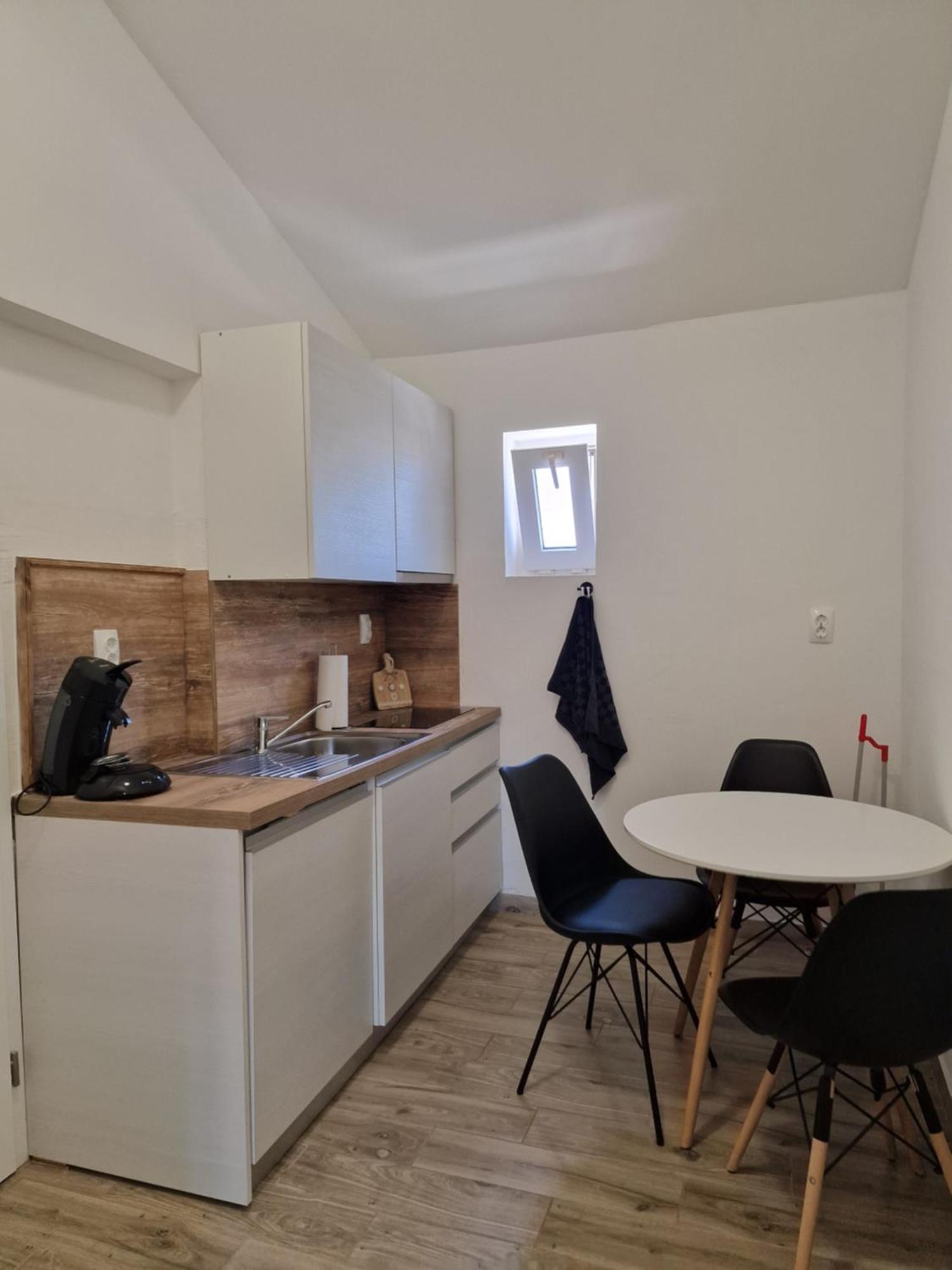 Apartmani Carla เมดูลิน ภายนอก รูปภาพ