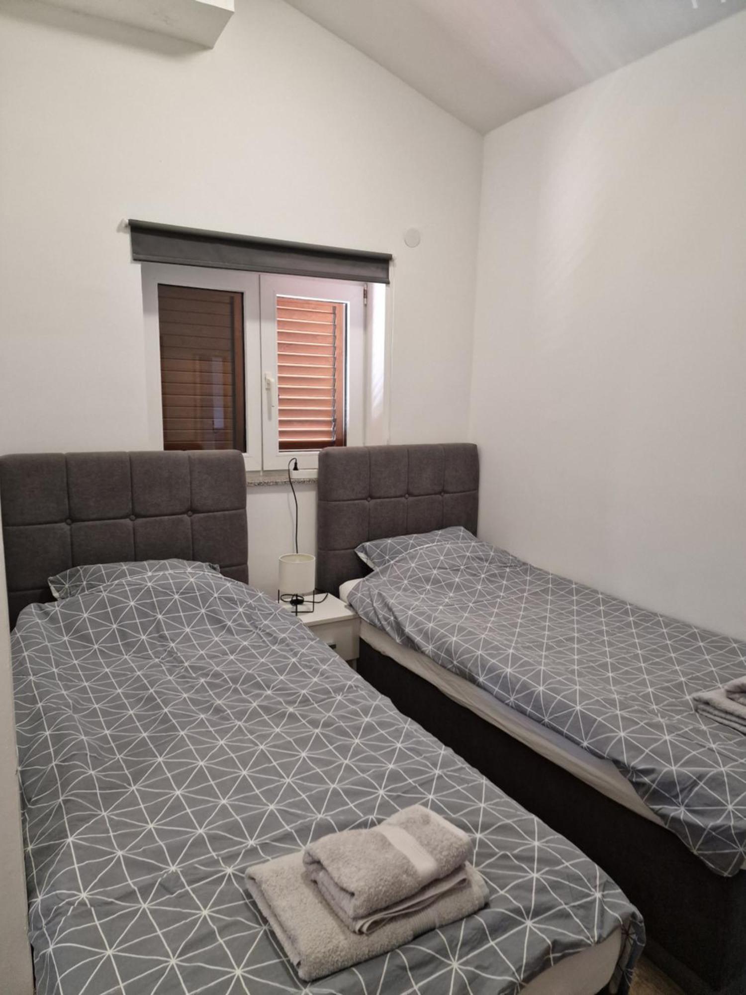 Apartmani Carla เมดูลิน ภายนอก รูปภาพ